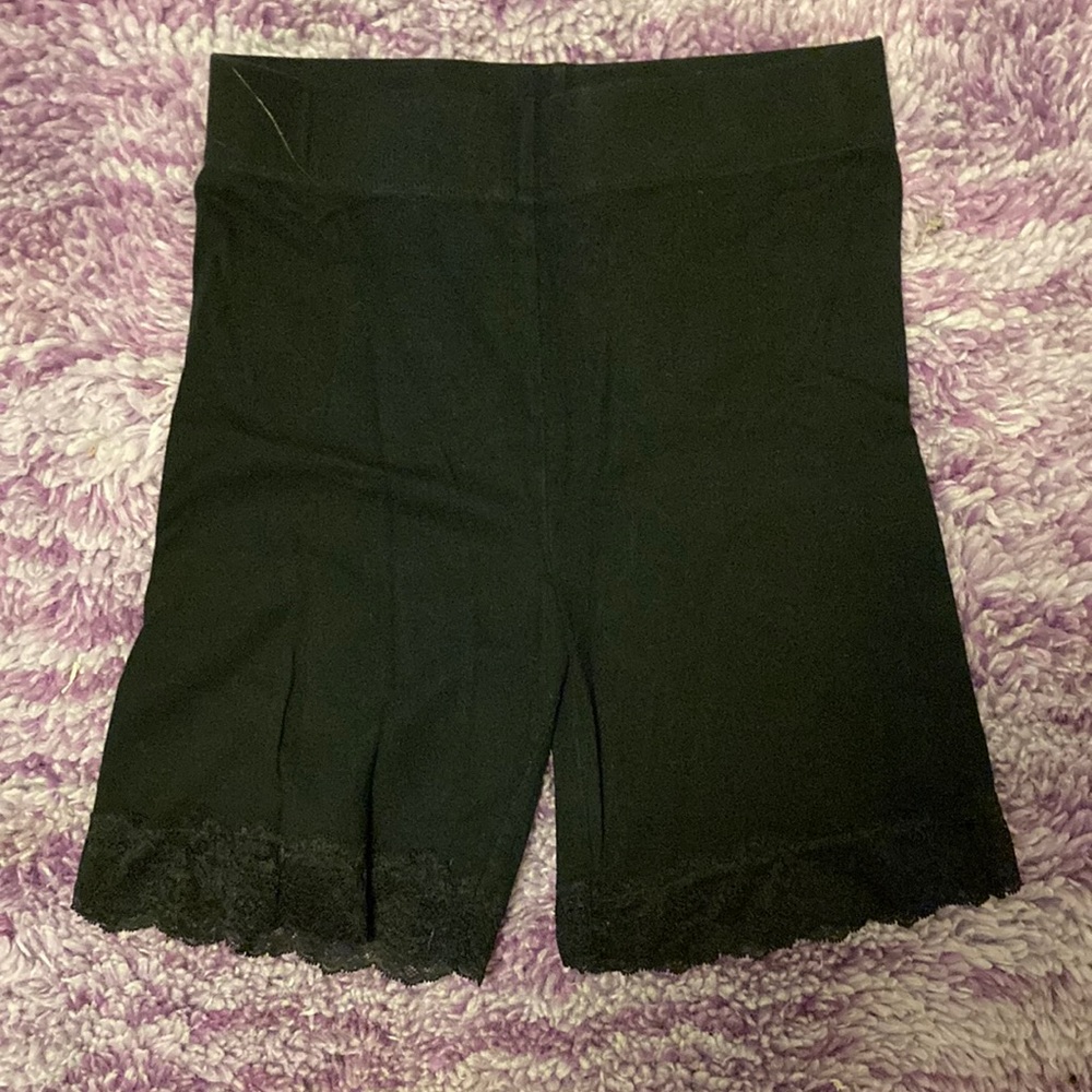 Forever 21 black lace trim biker shorts (large)